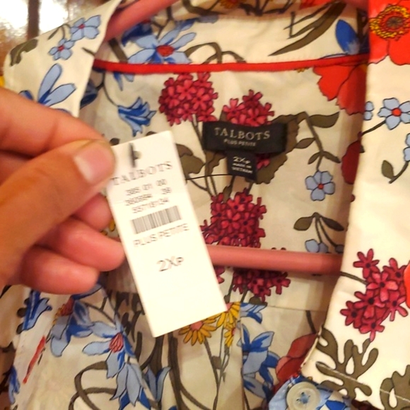 TALBOTS SIZE 2X Floral Print Women's Shirt - Picture 2 of 6